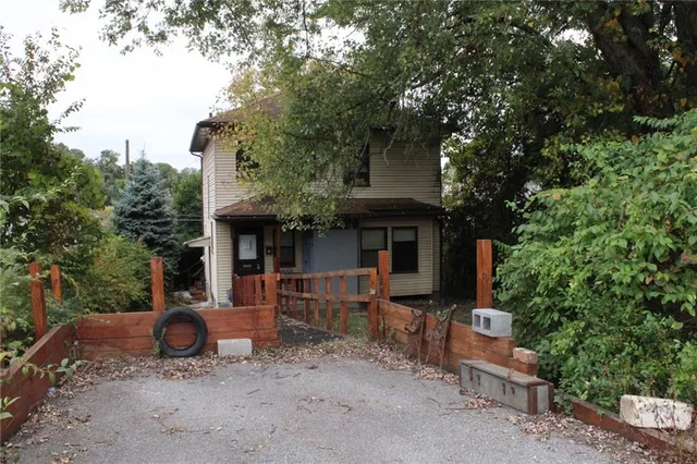 $159,900 | 4020 Davis Avenue, Homestead, PA 15120