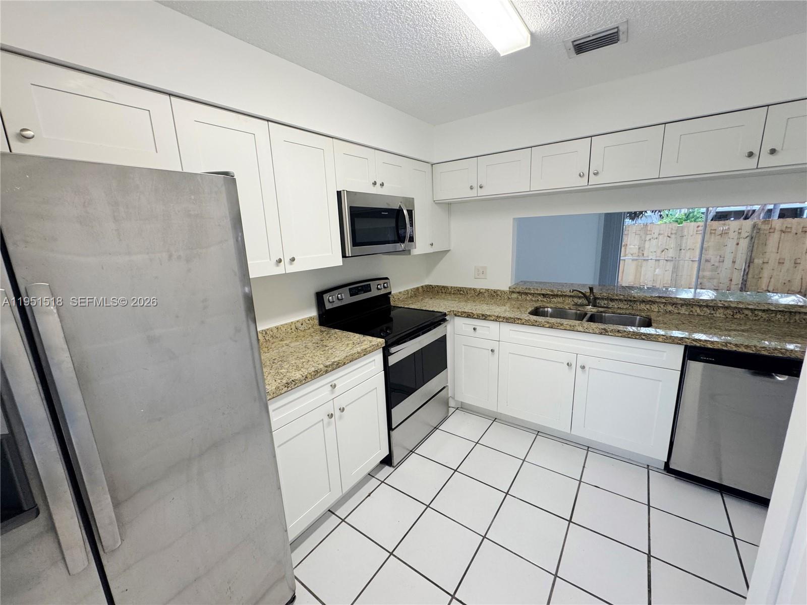 9140 Southwest 148th Court Miami, FL 33196 - Photo 5 of 30