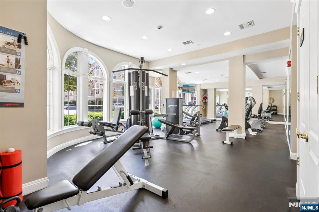 9104 Ravenscroft Road Clifton, NJ 07013 - Photo 46 of 50