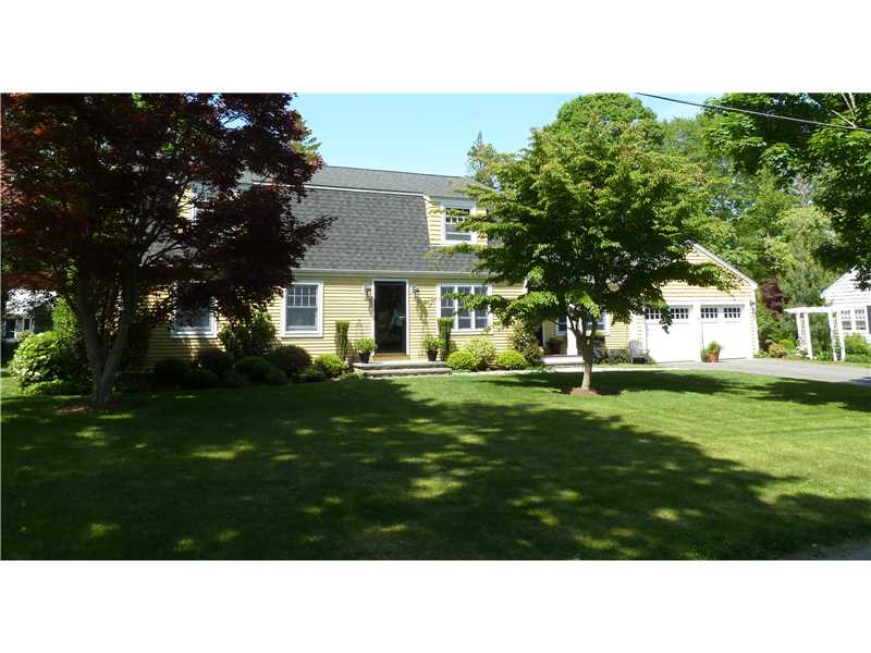 2 Briarfield Road Barrington, RI 02806 - Photo 17 of 17 Exterior Front.