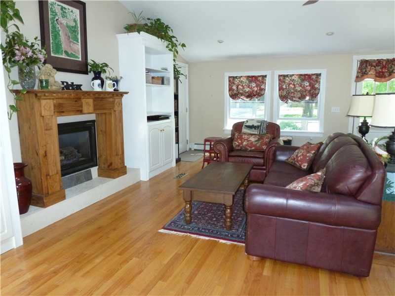 2 Briarfield Road Barrington, RI 02806 - Photo 4 of 17 Den/Family/Great Room.