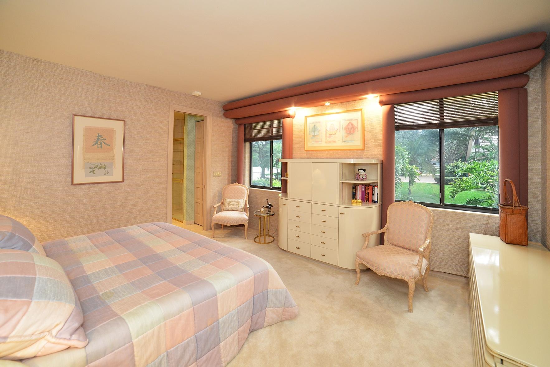 7124 Mandarin Drive Boca Raton, FL 33433 - Photo 24 of 31 Guest Suite