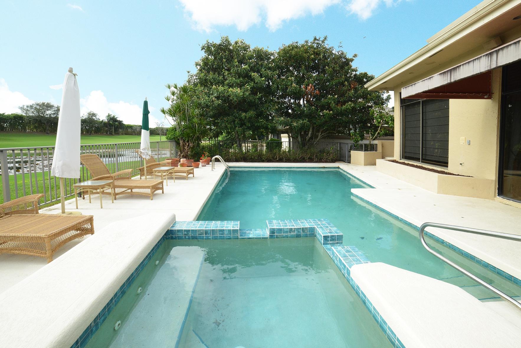 7124 Mandarin Drive Boca Raton, FL 33433 - Photo 28 of 31 Pool & Spa