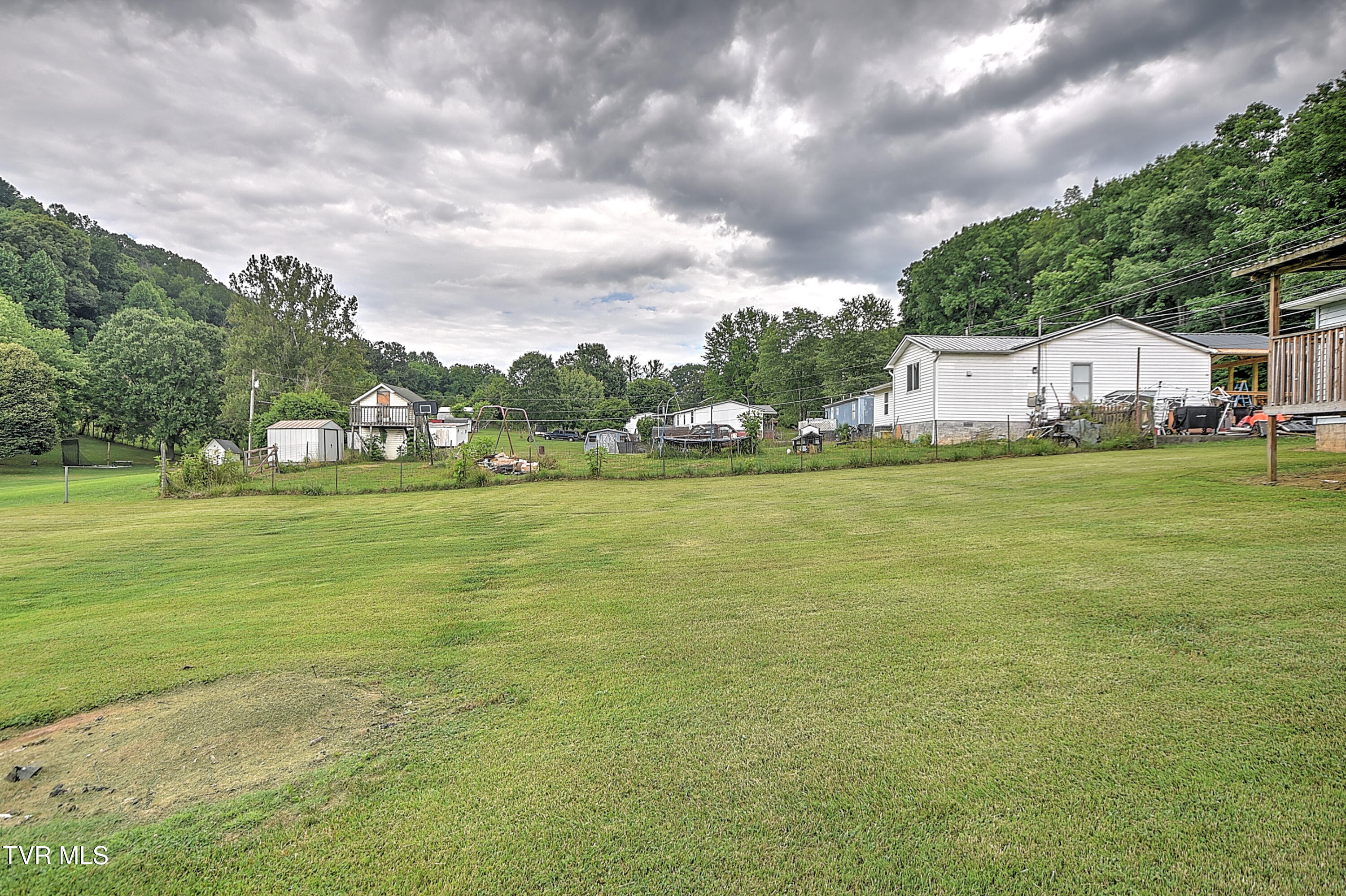 1117 Hunting Hill Road Piney Flats, TN 37686 - Photo 27 of 30 7D9AD5B3-091D-4544-8412-E093810E05F0
