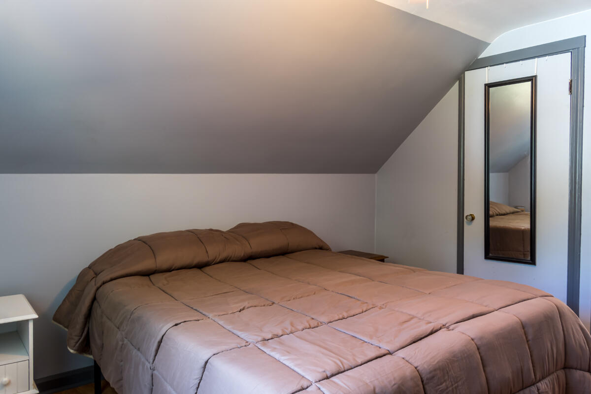 102 Merrymeeting Road Brunswick, ME 04011 - Photo 22 of 43 26-Second bedroom (2 of 3)