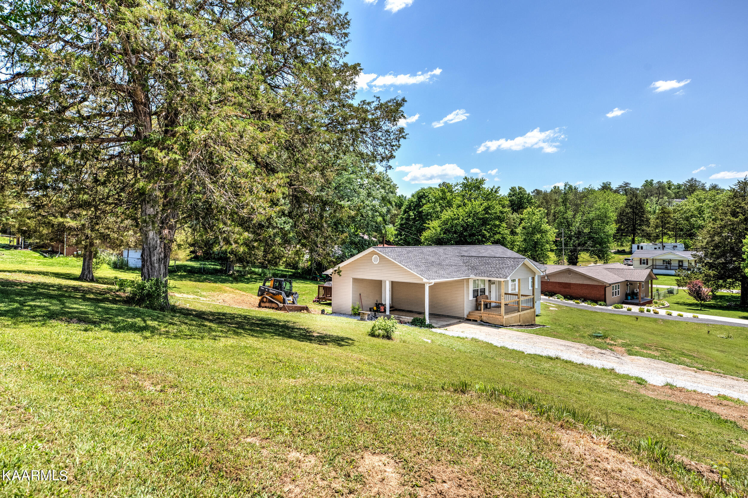 179 McCarty Road La Follette, TN 37766 - Photo 3 of 26 179 McCarty Rd-27