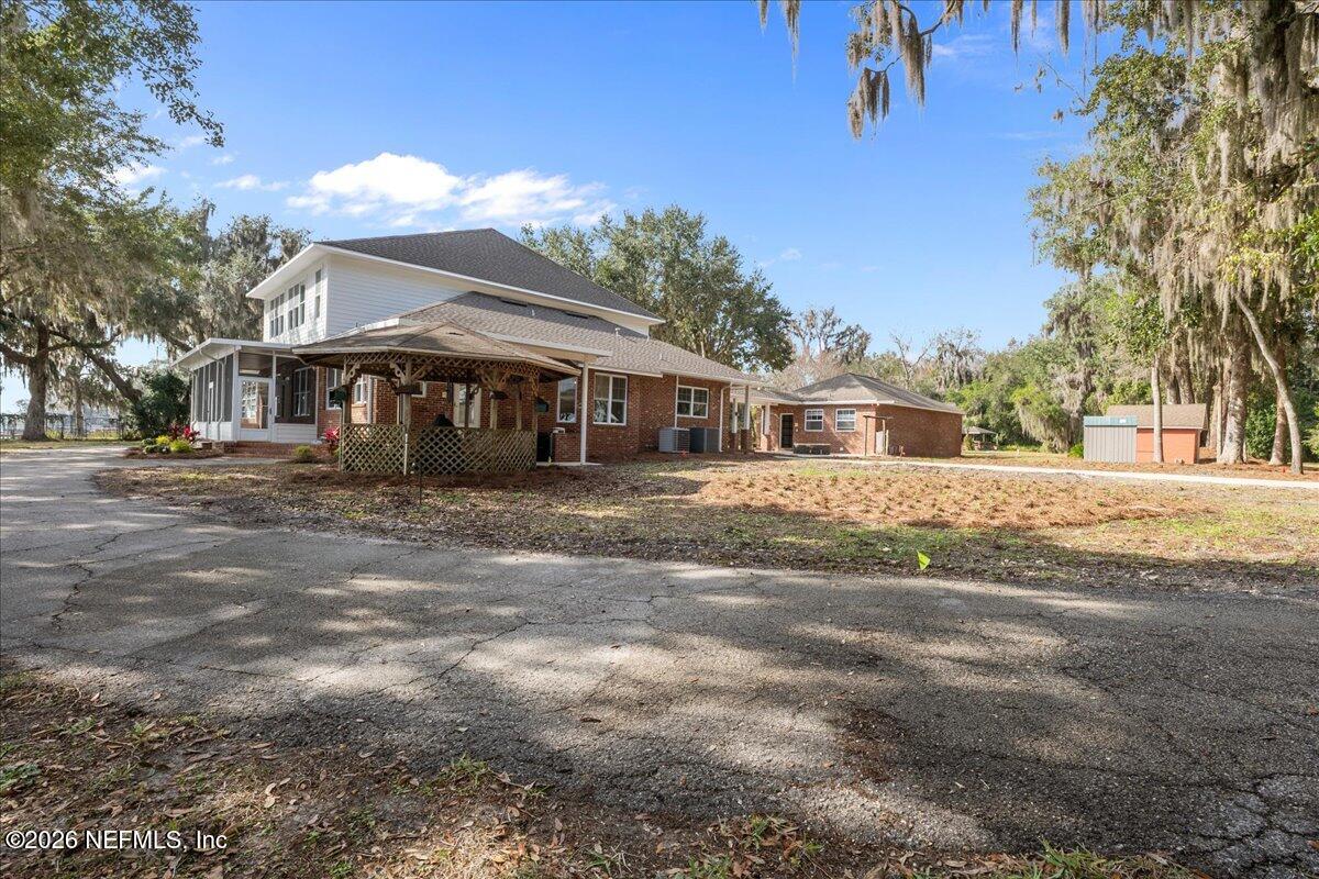 533 West River Road Palatka, FL 32177 - Photo 49 of 78 a front view of a house with a yard