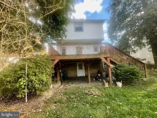 a view of a lake with houses