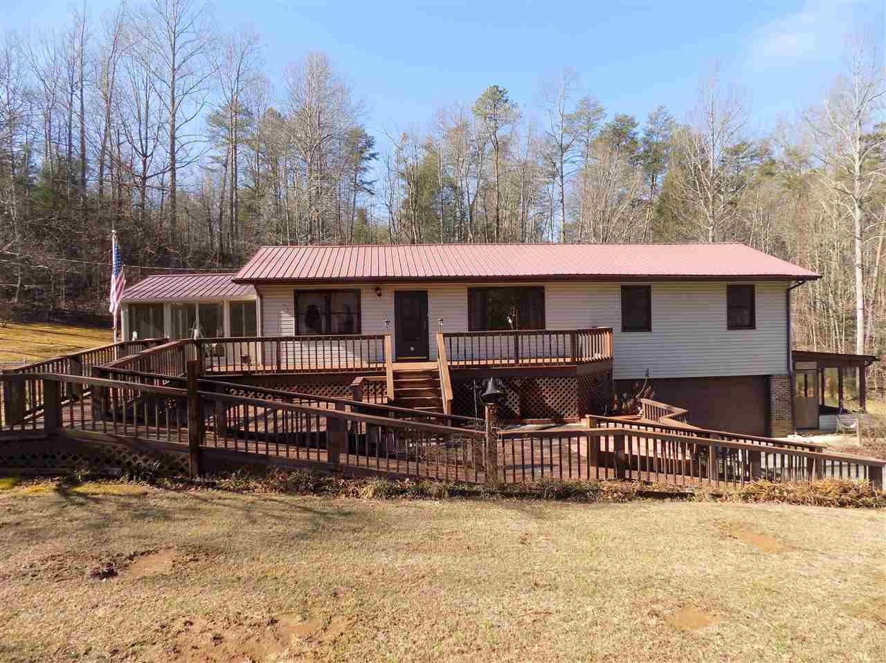 3171 Smithfield Road Tellico Plains, TN 37385 - Photo 4 of 19 Gallery Image 4