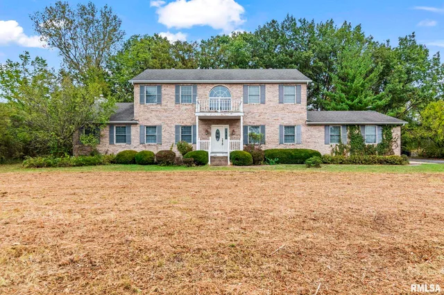 $339,900 | 2530 River Bluff Road, Mechanicsburg, IL 62545