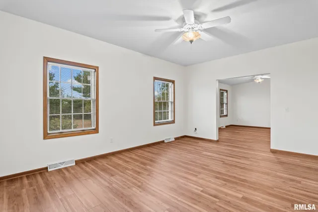 $339,900 | 2530 River Bluff Road, Mechanicsburg, IL 62545