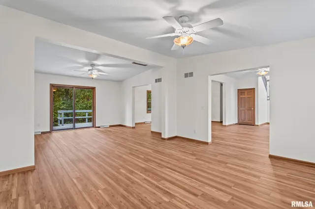 $339,900 | 2530 River Bluff Road, Mechanicsburg, IL 62545