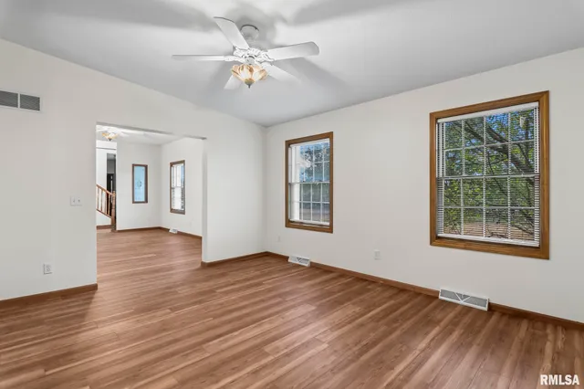 $339,900 | 2530 River Bluff Road, Mechanicsburg, IL 62545