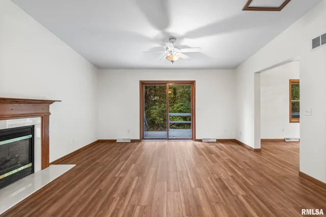 $339,900 | 2530 River Bluff Road, Mechanicsburg, IL 62545