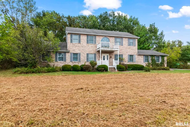 $339,900 | 2530 River Bluff Road, Mechanicsburg, IL 62545