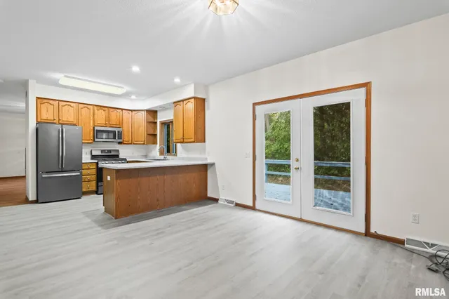 $339,900 | 2530 River Bluff Road, Mechanicsburg, IL 62545