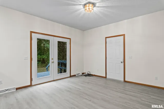 $339,900 | 2530 River Bluff Road, Mechanicsburg, IL 62545