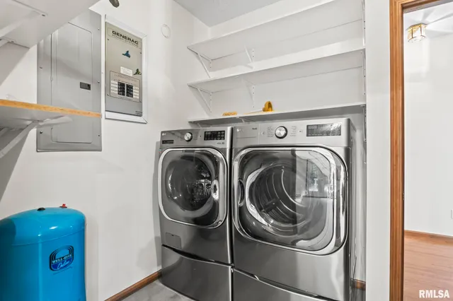 $339,900 | 2530 River Bluff Road, Mechanicsburg, IL 62545