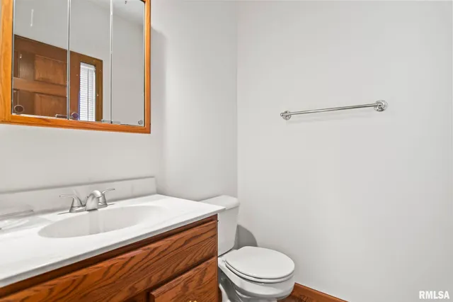 $339,900 | 2530 River Bluff Road, Mechanicsburg, IL 62545