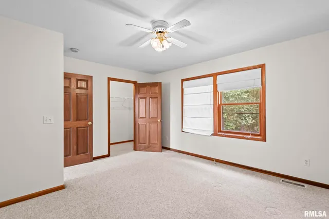 $339,900 | 2530 River Bluff Road, Mechanicsburg, IL 62545