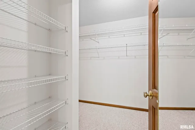 $339,900 | 2530 River Bluff Road, Mechanicsburg, IL 62545