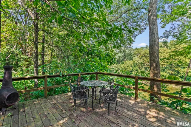 $339,900 | 2530 River Bluff Road, Mechanicsburg, IL 62545