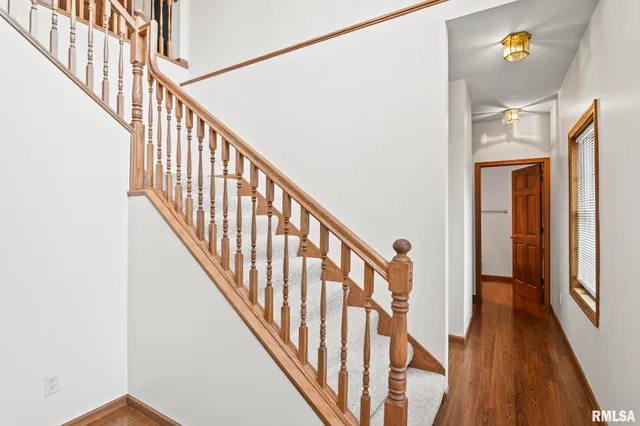 $339,900 | 2530 River Bluff Road, Mechanicsburg, IL 62545