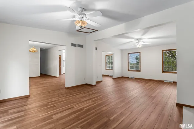 $339,900 | 2530 River Bluff Road, Mechanicsburg, IL 62545