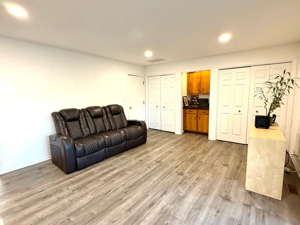 $400,000 | 839 Dundee Avenue, Barrington, IL 60010