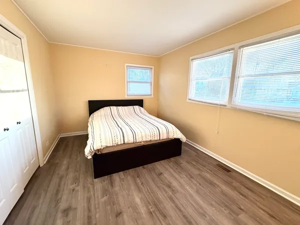 $400,000 | 839 Dundee Avenue, Barrington, IL 60010