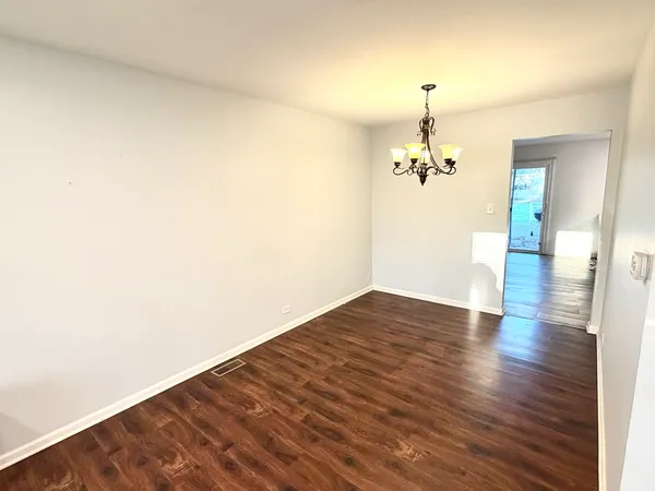 $400,000 | 839 Dundee Avenue, Barrington, IL 60010