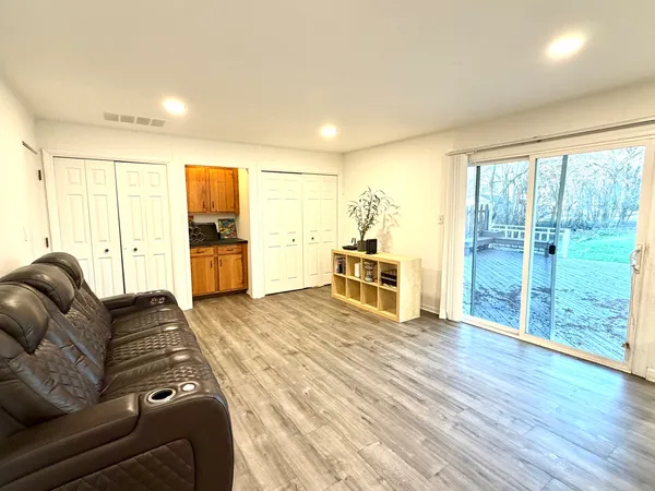 $400,000 | 839 Dundee Avenue, Barrington, IL 60010