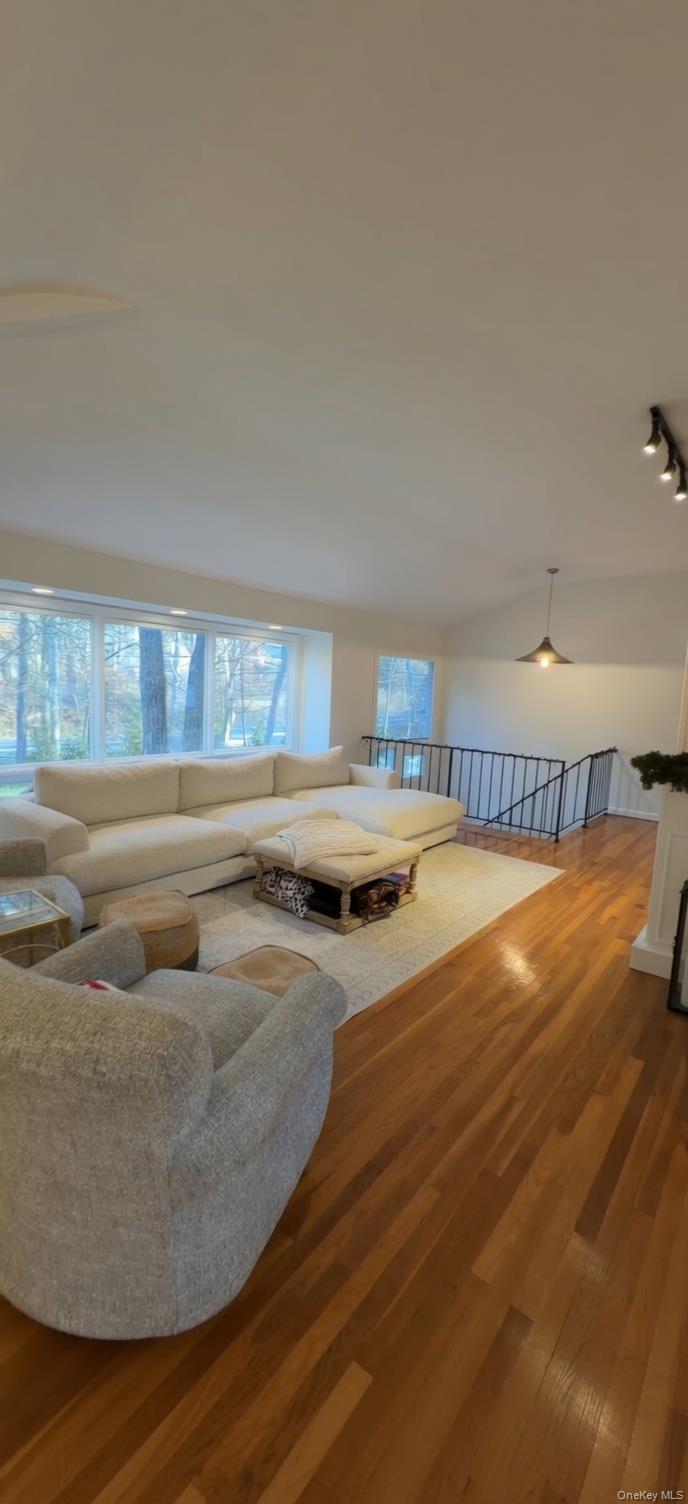 507 Millwood Road Chappaqua, NY 10514 - Photo 4 of 10