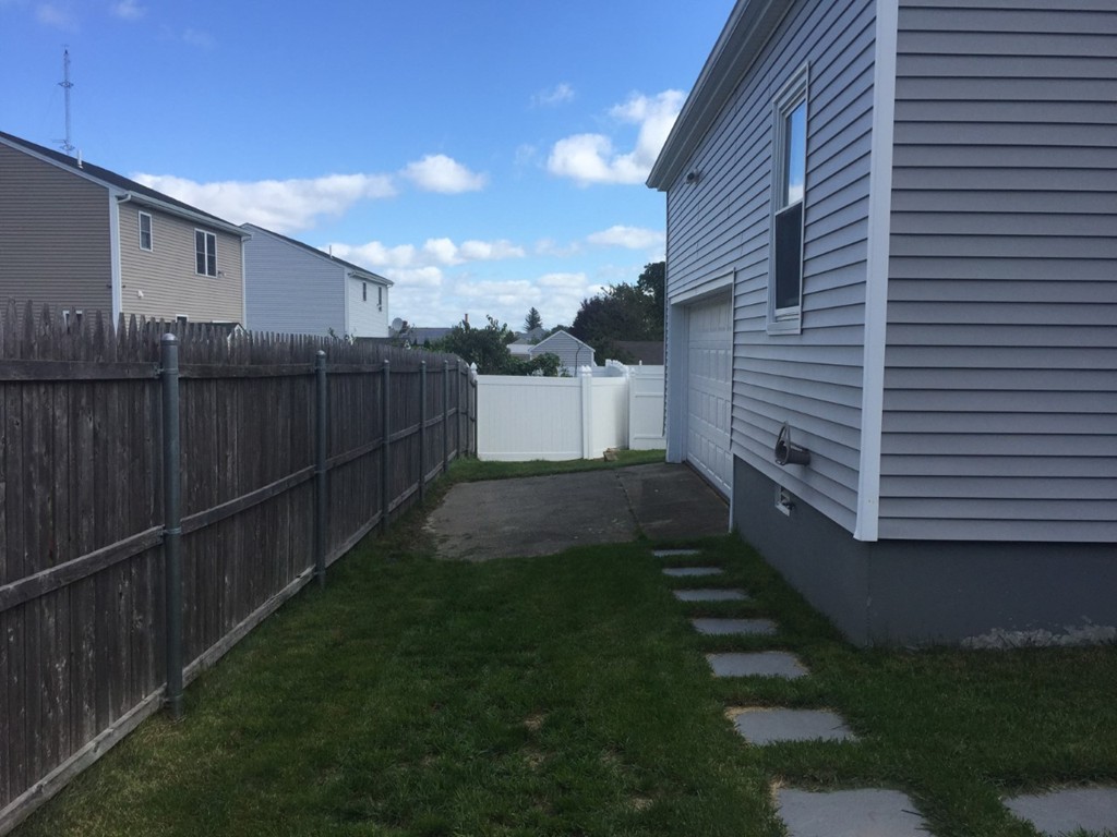 642 Cambridge Street Fall River, MA 02721 - Photo 4 of 16 Gallery Image 4