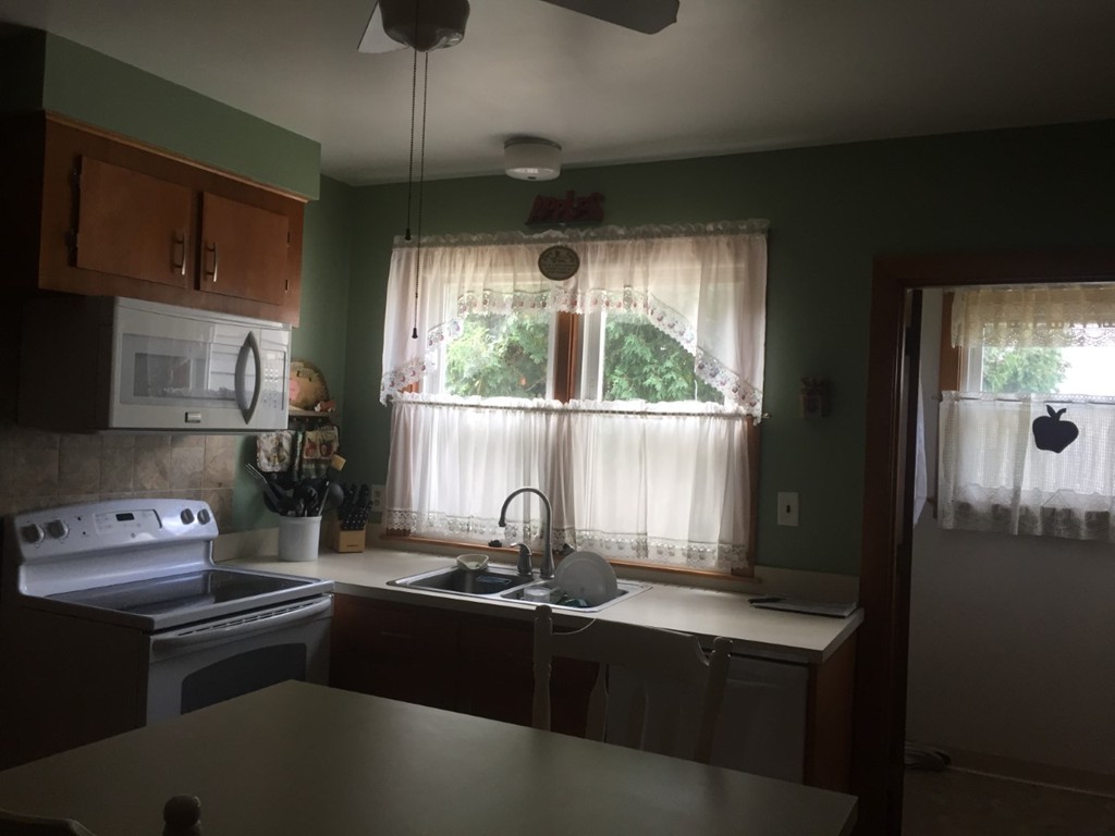 642 Cambridge Street Fall River, MA 02721 - Photo 5 of 16 Gallery Image 5