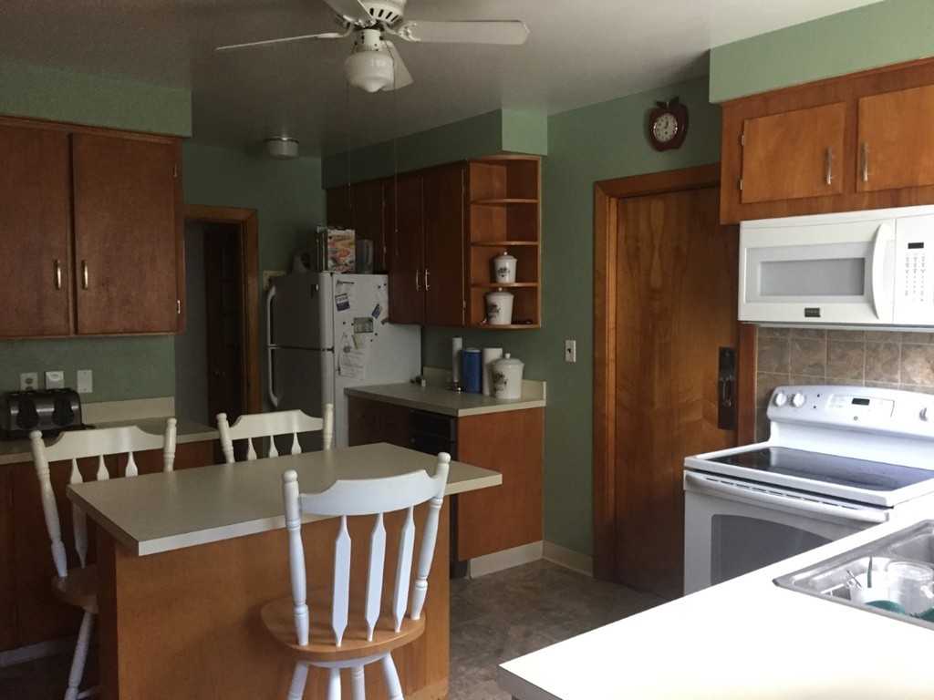 642 Cambridge Street Fall River, MA 02721 - Photo 6 of 16 Gallery Image 6