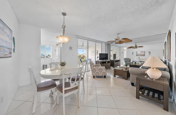 $1,800 | 353 Highway 1, Unit E408, Jupiter, FL 33477