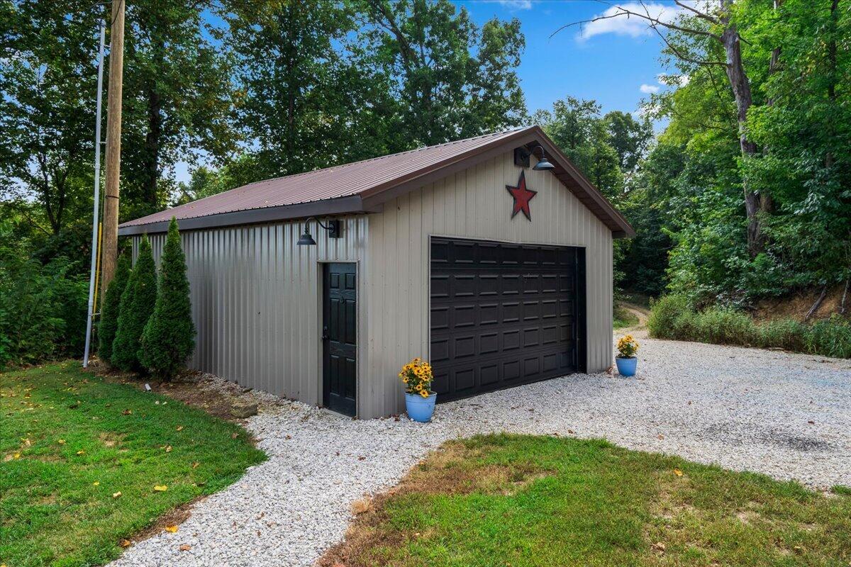 9653 McKee Road Irvine, KY 40336 - Photo 7 of 62 07-IVA00183