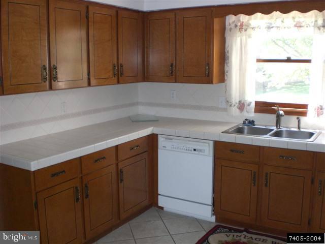 810 Chambers Road York, PA 17402 - Photo 9 of 12 Gallery Image 9