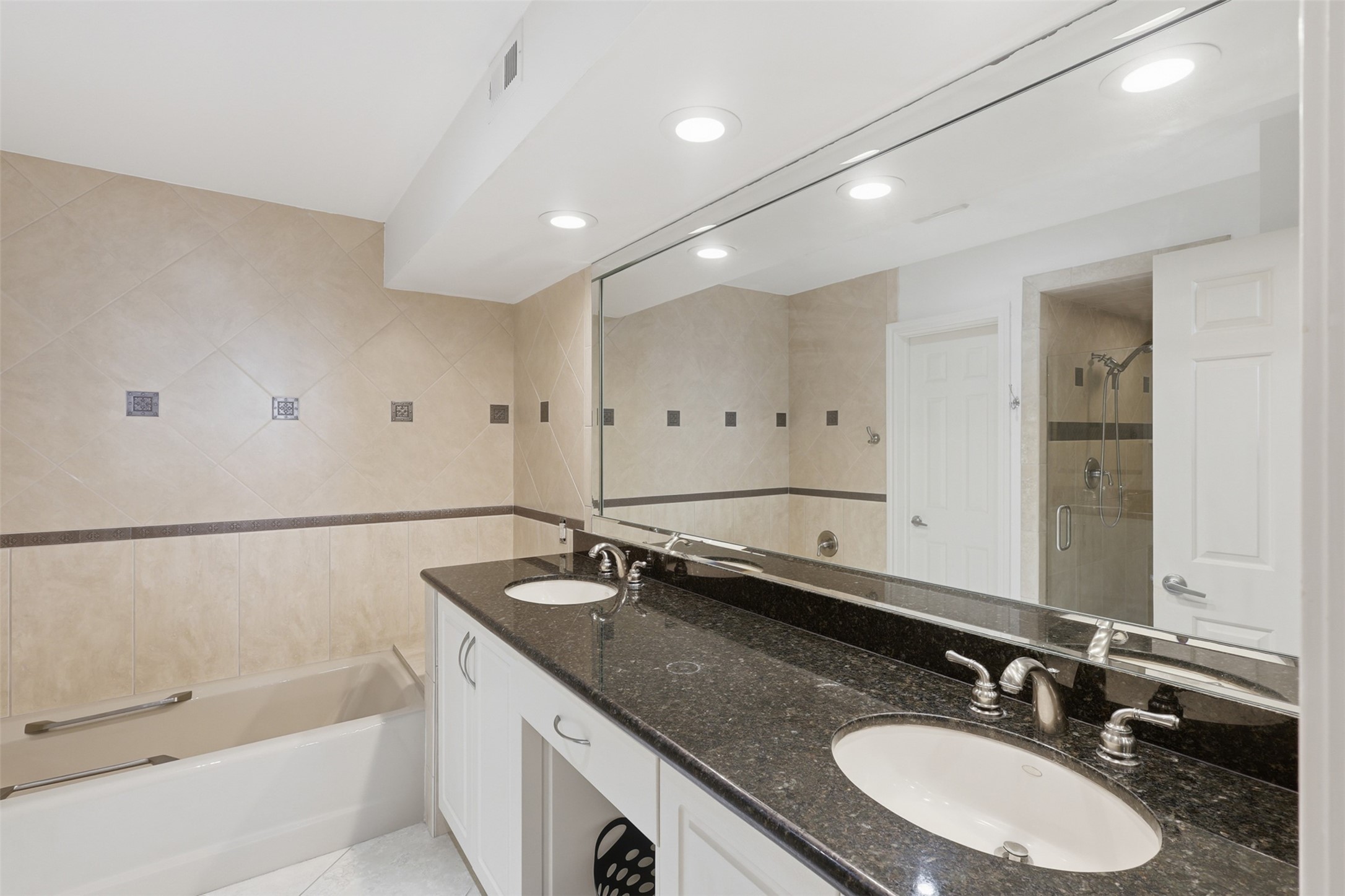 3350 McCue Road, Unit 1602 Houston, TX 77056 - Photo 22 of 34 Gallery Image 22