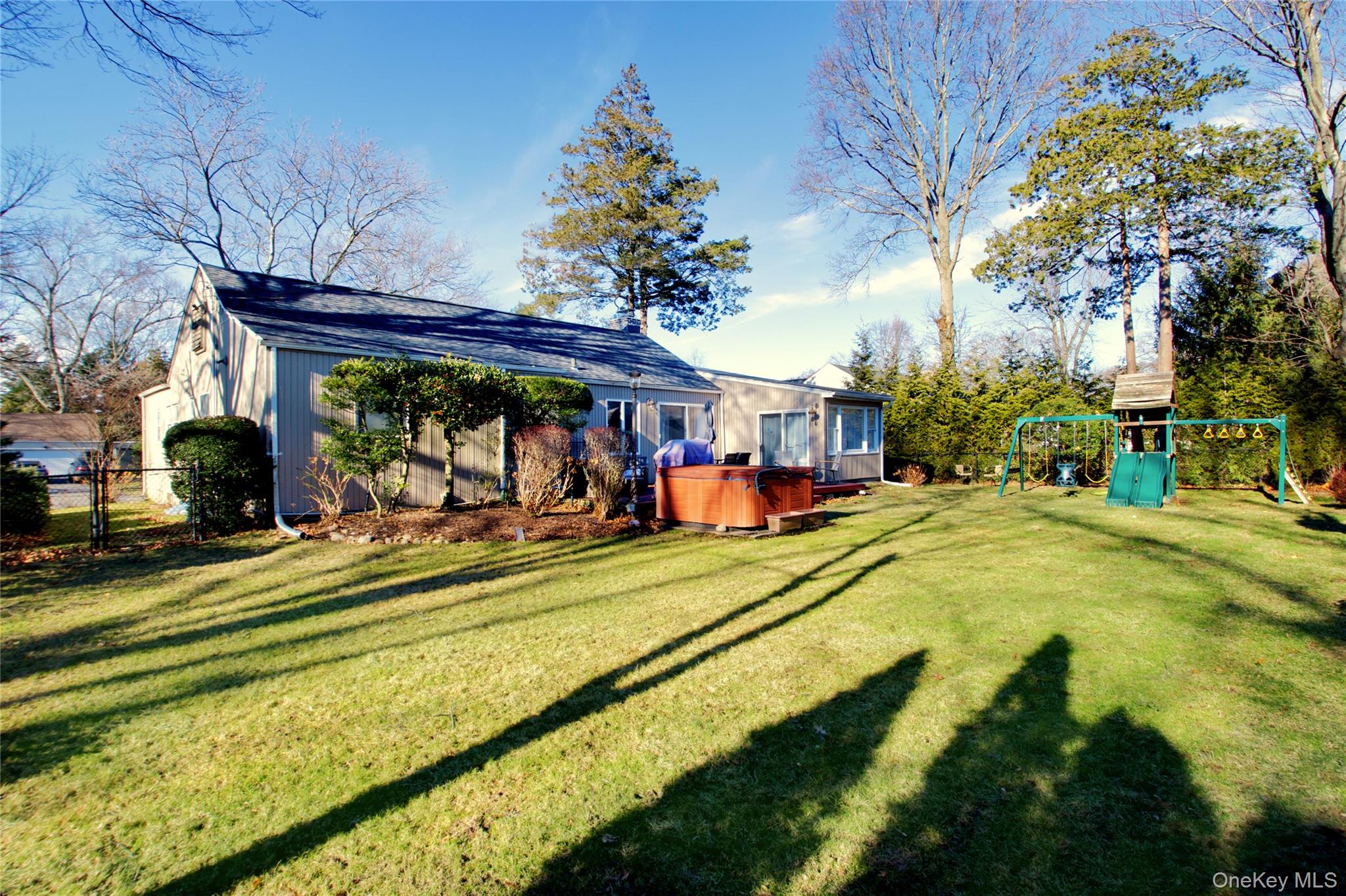 26 Midland Road East Hills, NY 11577 - Photo 20 of 22