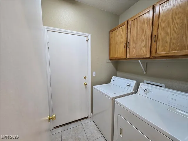 $2,100 | 233 Country Greens Avenue, Las Vegas, NV 89148