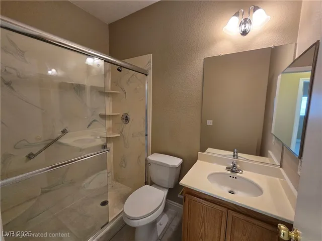$2,100 | 233 Country Greens Avenue, Las Vegas, NV 89148