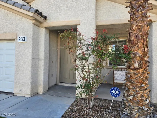 $2,100 | 233 Country Greens Avenue, Las Vegas, NV 89148