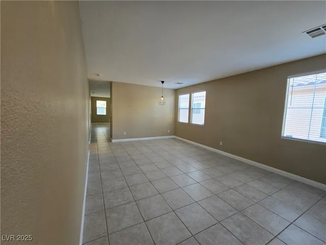 $2,100 | 233 Country Greens Avenue, Las Vegas, NV 89148