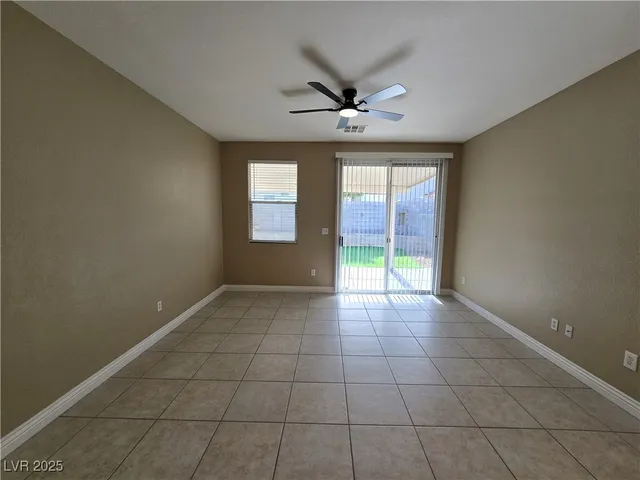 $2,100 | 233 Country Greens Avenue, Las Vegas, NV 89148