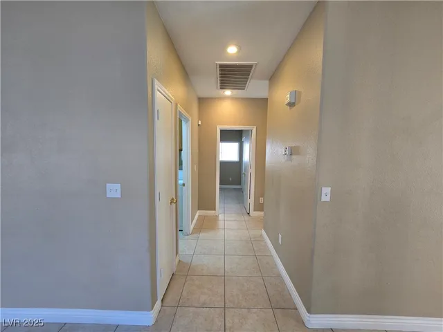 $2,100 | 233 Country Greens Avenue, Las Vegas, NV 89148