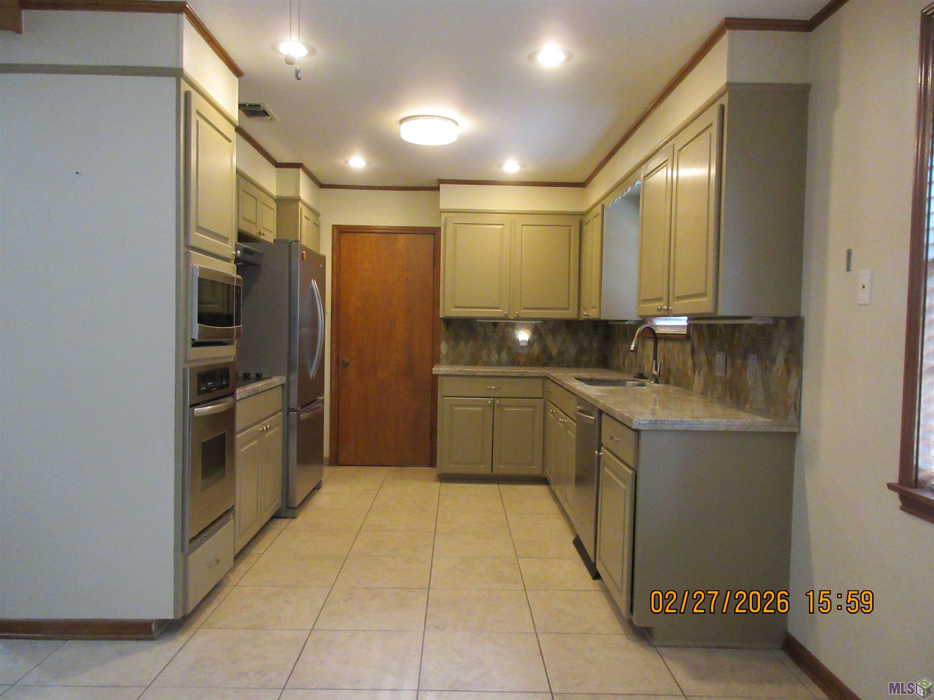 1997 Christian Street Baton Rouge, LA 70808 - Photo 10 of 21 Kitchen/Breakfast