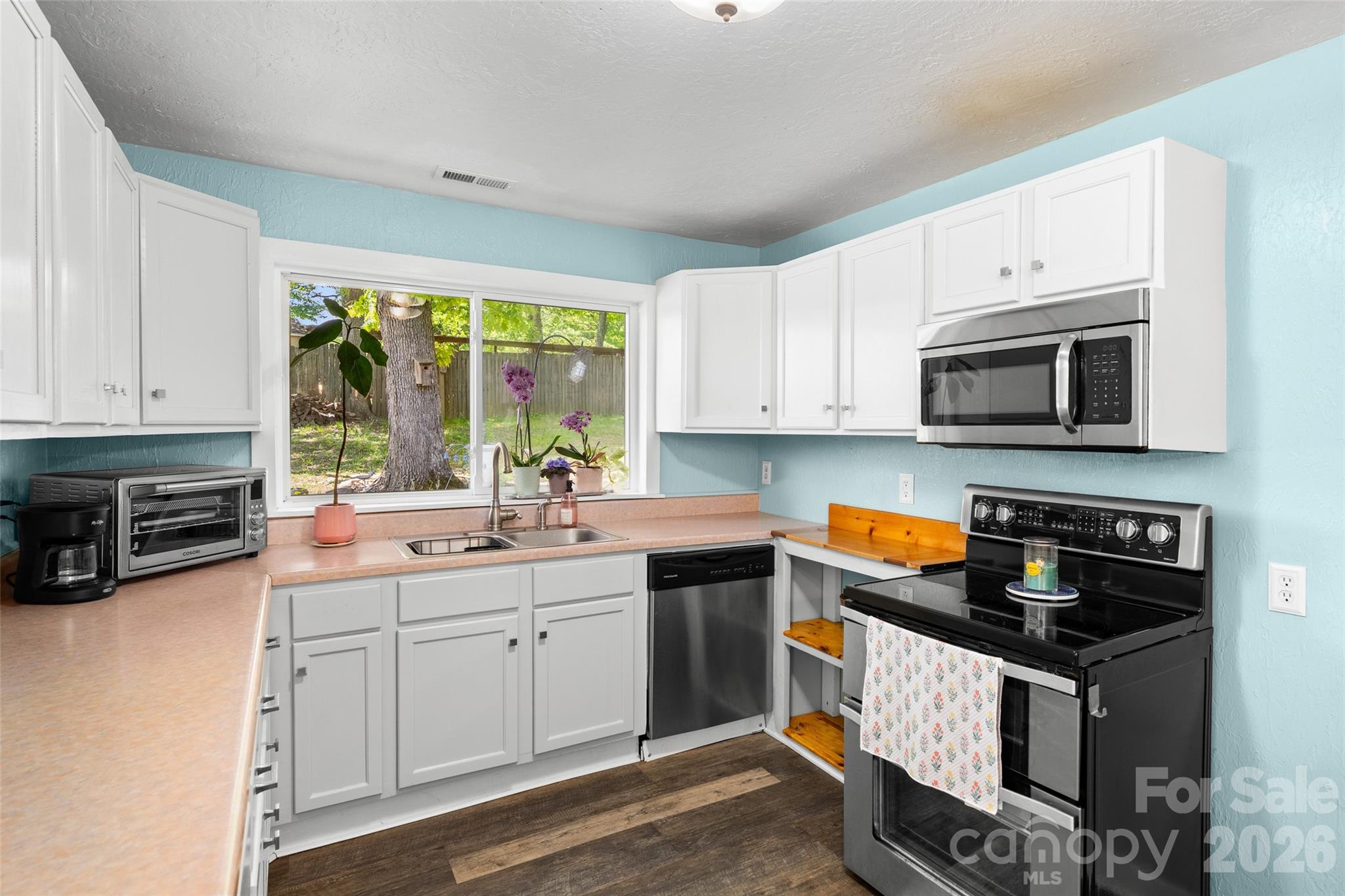 28 Cathys Cove Road Hendersonville, NC 28792 - Photo 9 of 42