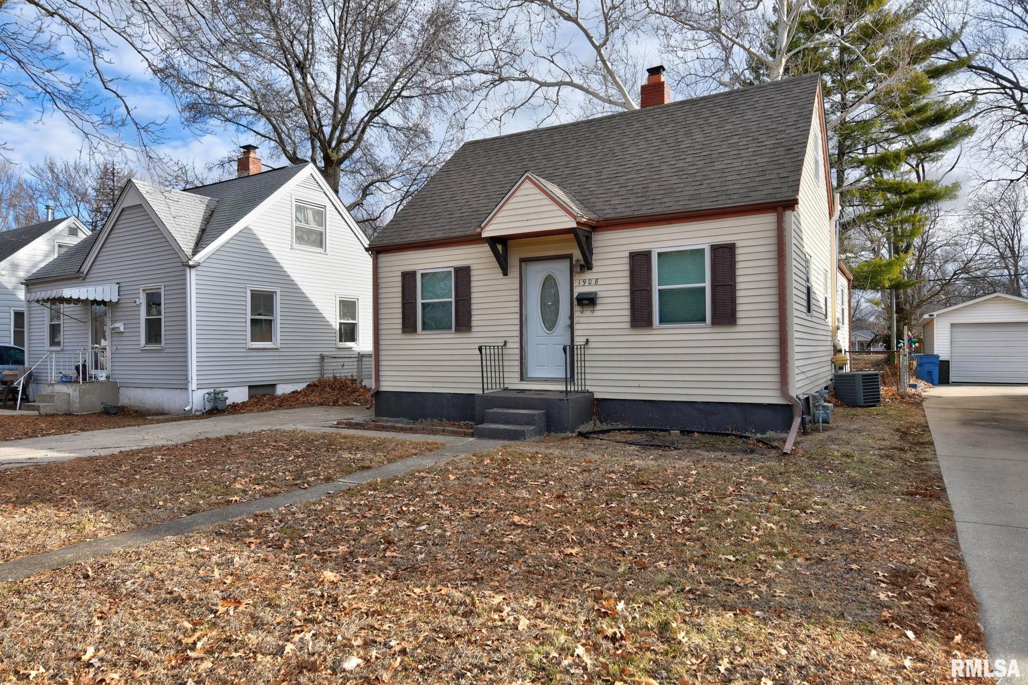 1908 North 19th Street Springfield, IL 62702 - Photo 2 of 42